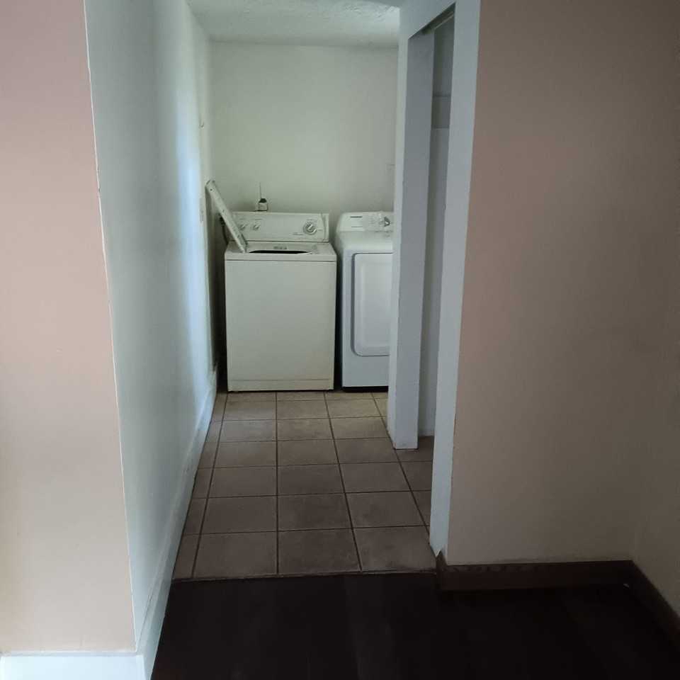 817 Walnut St #2 - Photo 3 of 5