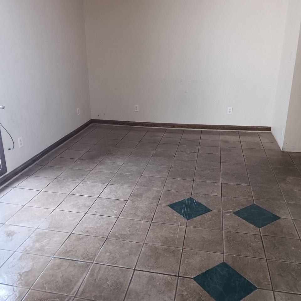 817 Walnut St #2 - Photo 5 of 5