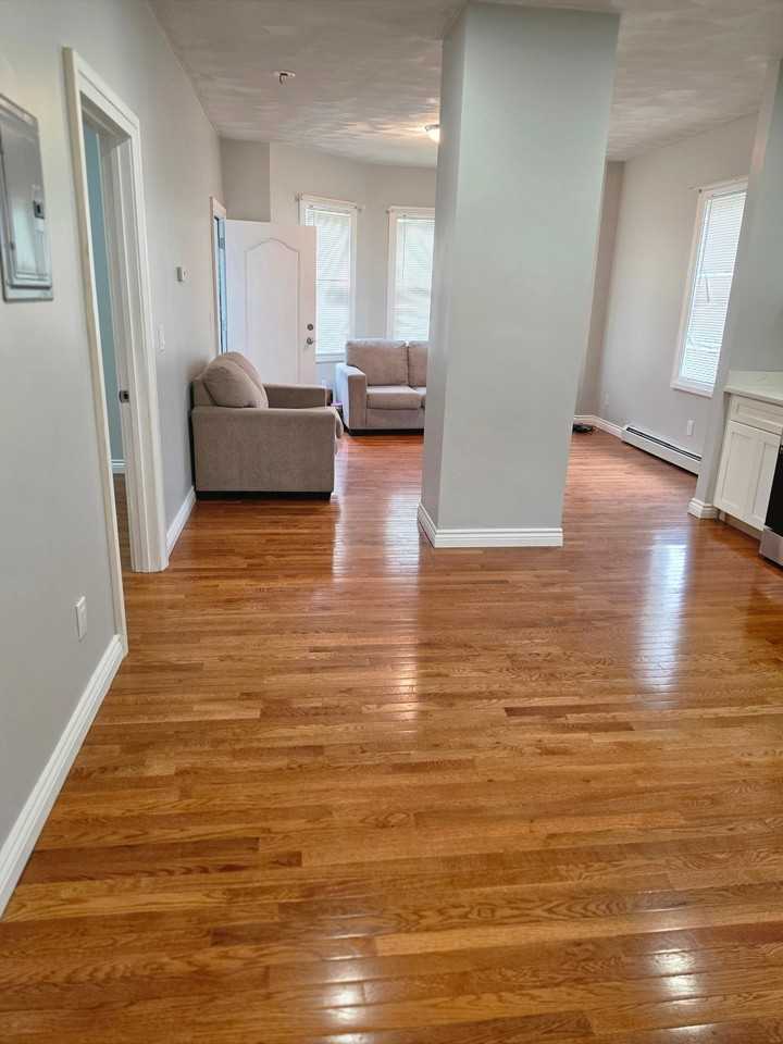 93 Ayrault St - Photo 3 of 9