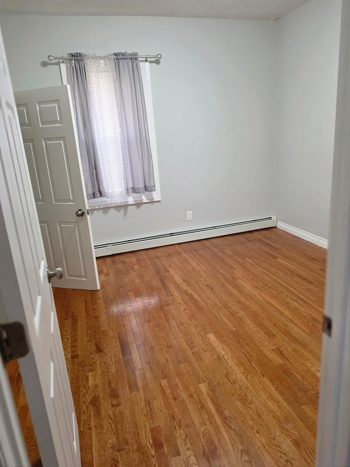 93 Ayrault St - Photo 6 of 9