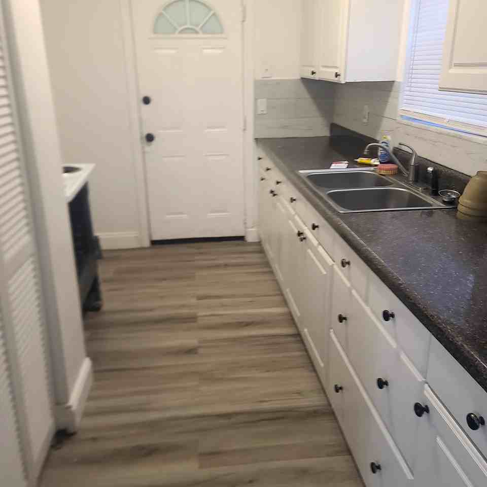7102 Holiday Dr - Photo 3 of 7