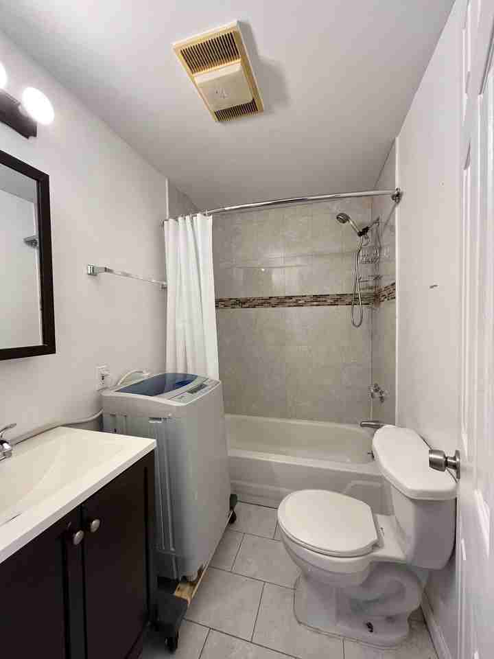 1412 Ellsworth St #3 - Photo 2 of 7