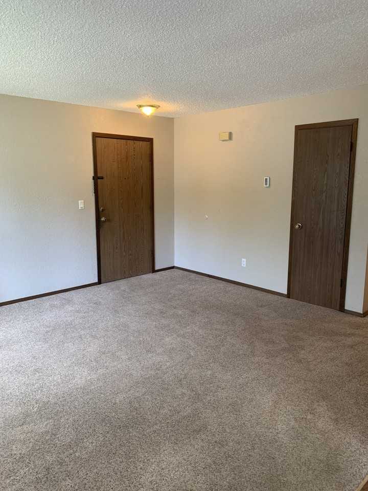 3090 N Grandview Ave #8 - Photo 7 of 12
