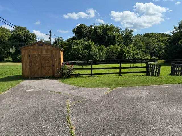 1003 Chickasaw Trl - Photo 2 of 13