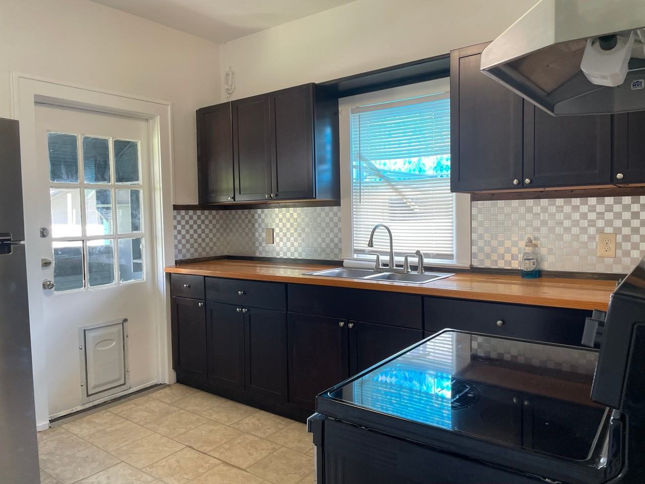 3903 Billingsley St - Photo 3 of 9