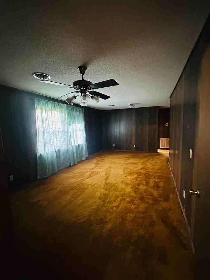 825 Mcdaniel Rd - Photo 4 of 9