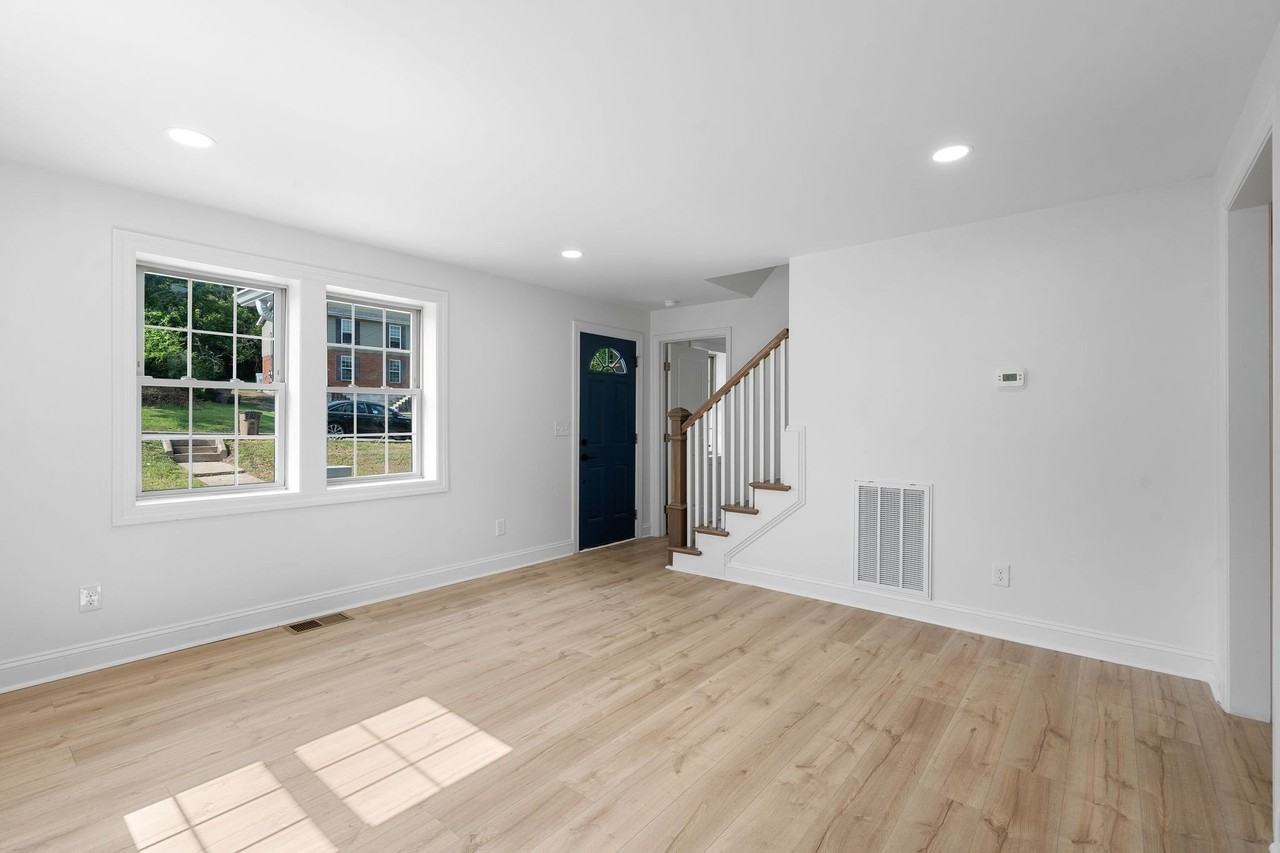 2828 Georgia Ave - Photo 5 of 20