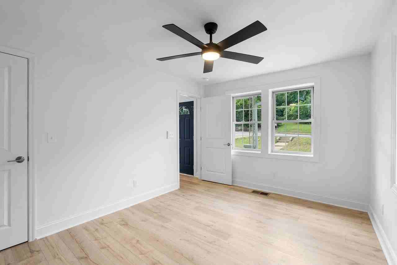 2828 Georgia Ave - Photo 6 of 20