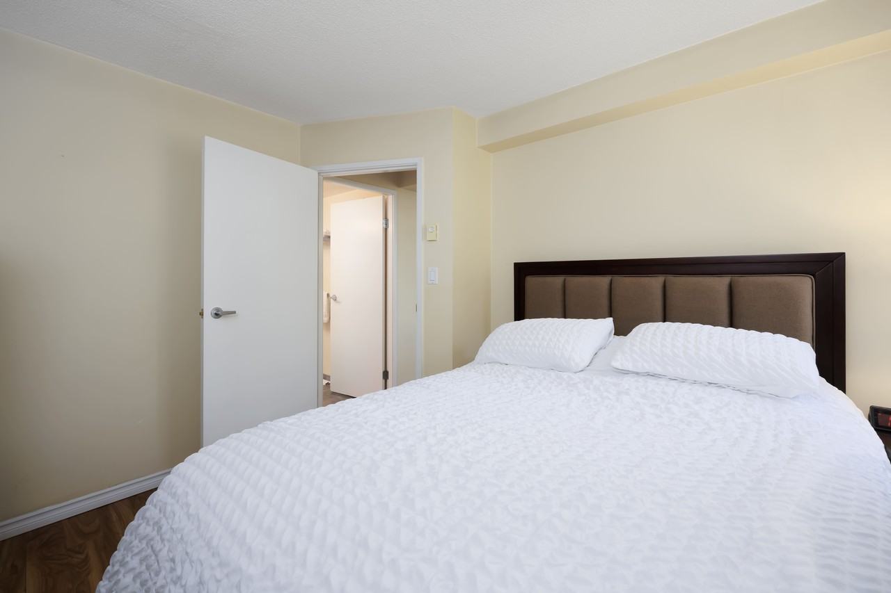 555 Jervis Street #304 - Photo 6 of 18
