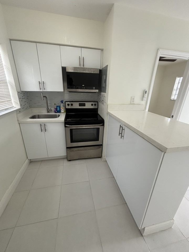 121 SW Fifth Ct - Photo 5 of 13