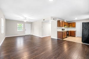 featured image of 713 Grantland Dr