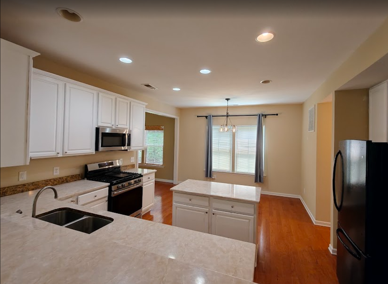 809 Redden Row - Photo 4 of 17