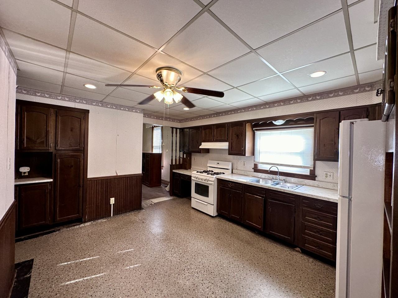 1413 Laurel Pl #NA - Photo 3 of 11