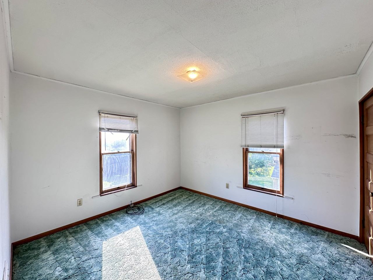 1413 Laurel Pl #NA - Photo 4 of 11