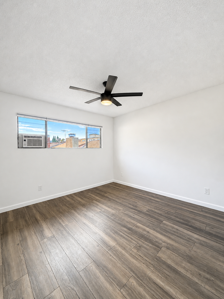 1845 Canyon Dr #12 - Photo 4 of 15