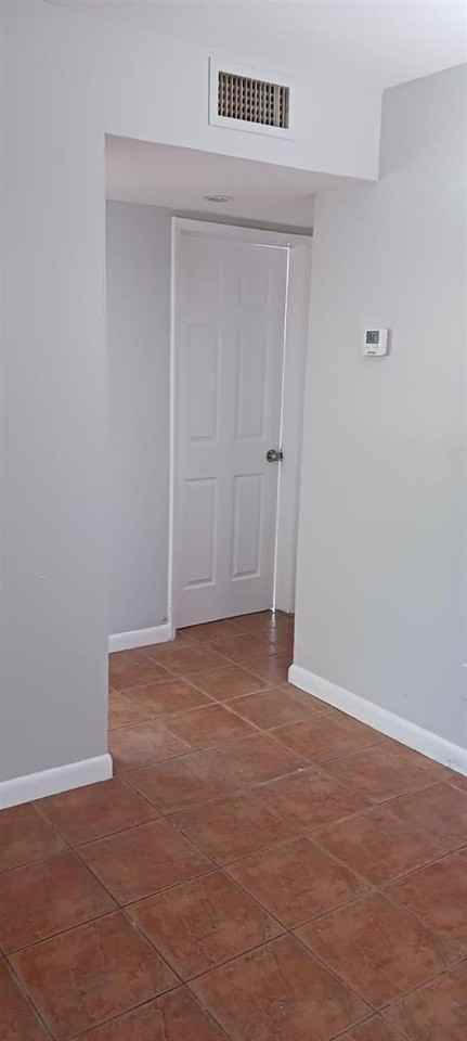 913 Sw 15th Ter #1 - Photo 7 of 13