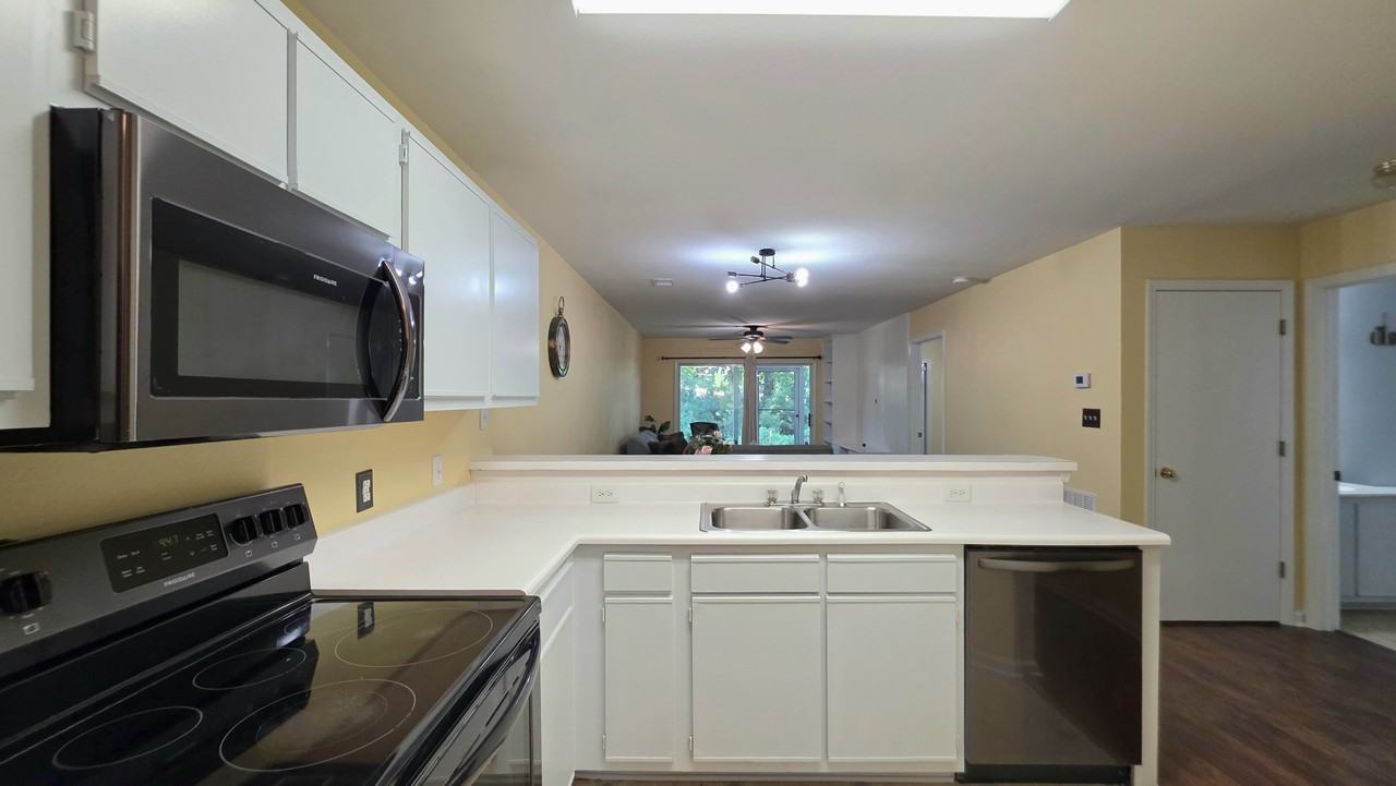 1258 River Oaks Dr #14B
