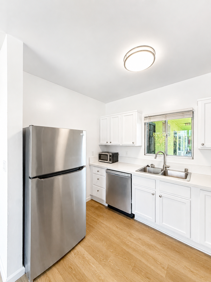 1845 Canyon Dr #11 - Photo 5 of 15