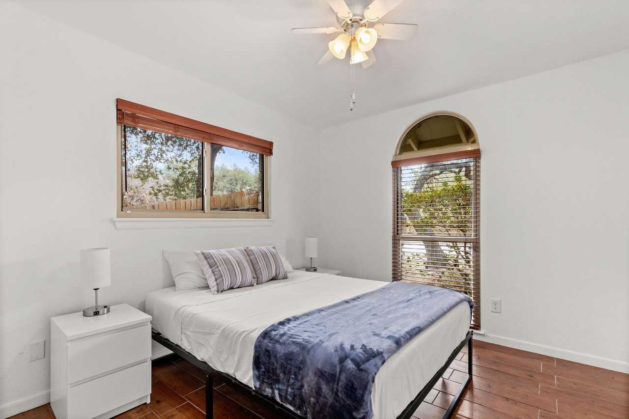 5715 Cary Grant Dr #NA - Photo 2 of 5