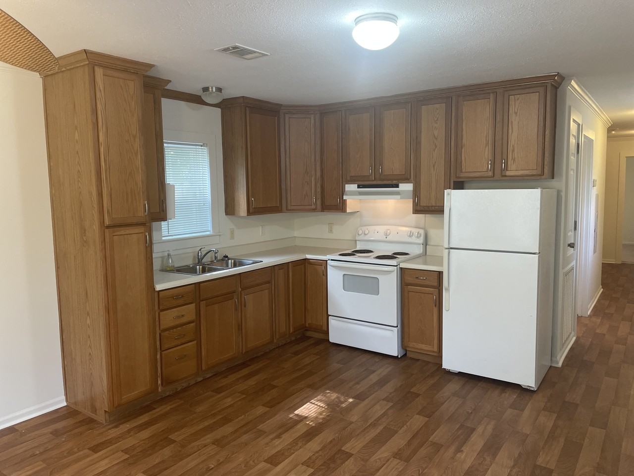 14217 Cullen St #NA - Photo 2 of 9