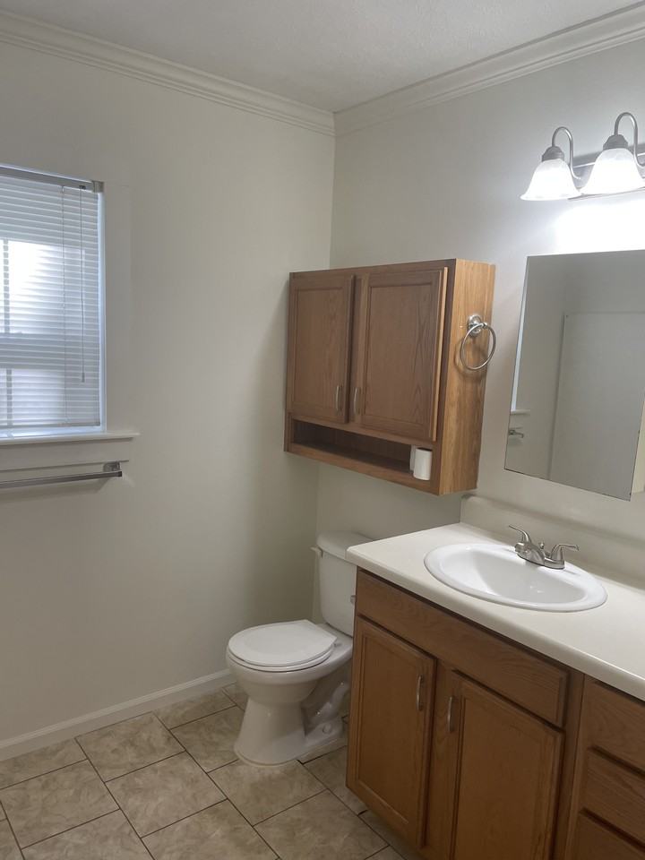 14217 Cullen St #NA - Photo 6 of 9