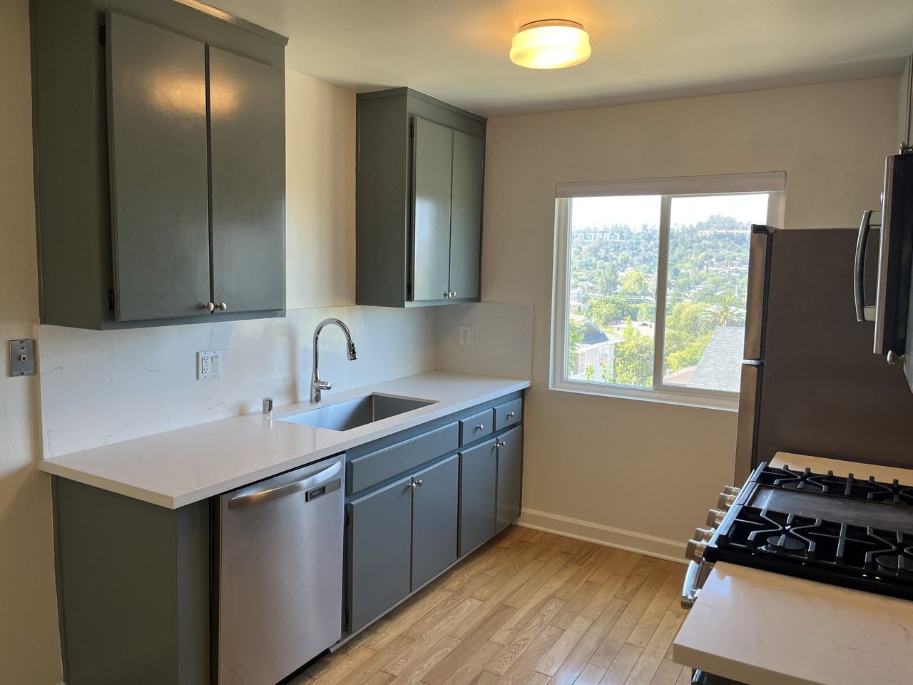 420 Hardison Way #7 - Photo 4 of 7