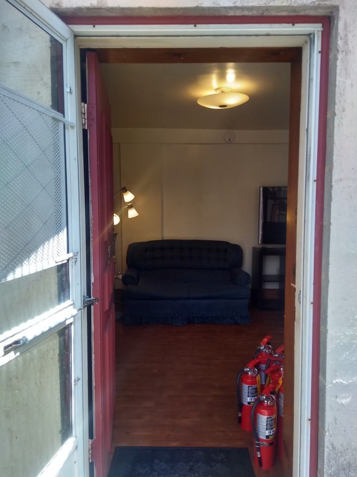 606 S Allen St #A - Photo 3 of 22