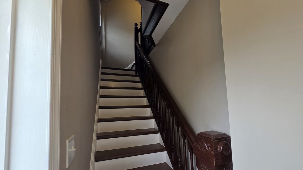 146 E 2nd St #2 - Photo 4 of 20