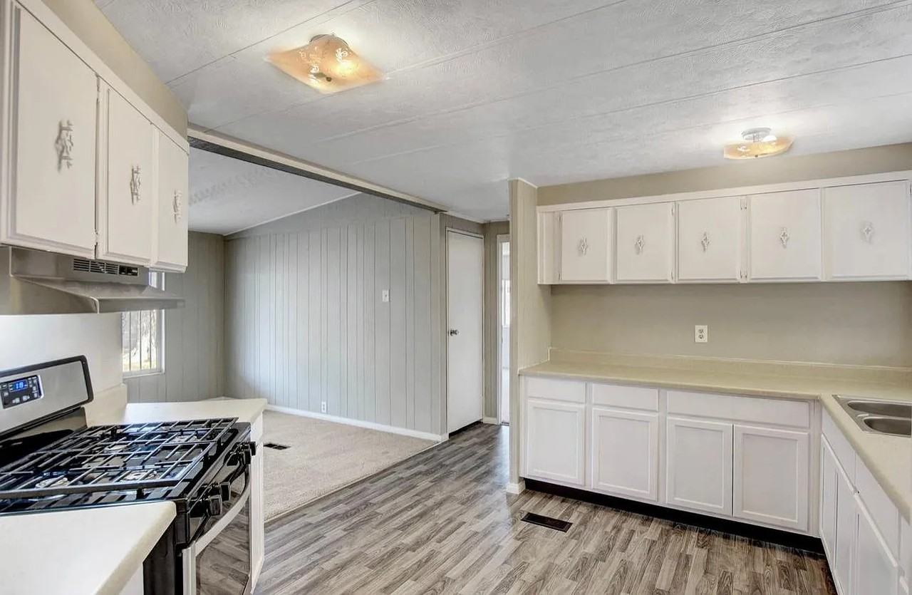 136 Sir Thomas Dr #NA - Photo 5 of 14