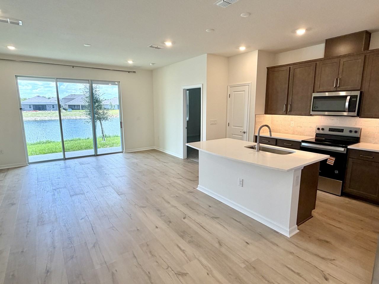 7519 Sea Oak Ct #1 - Photo 5 of 28