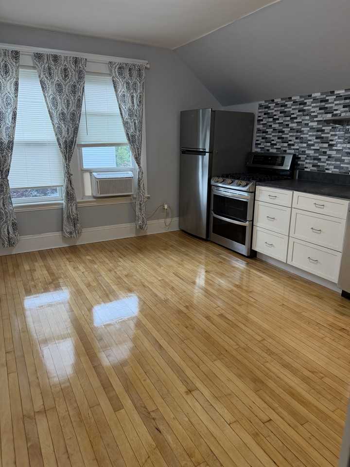 294 Clifford St #2 - Photo 6 of 6