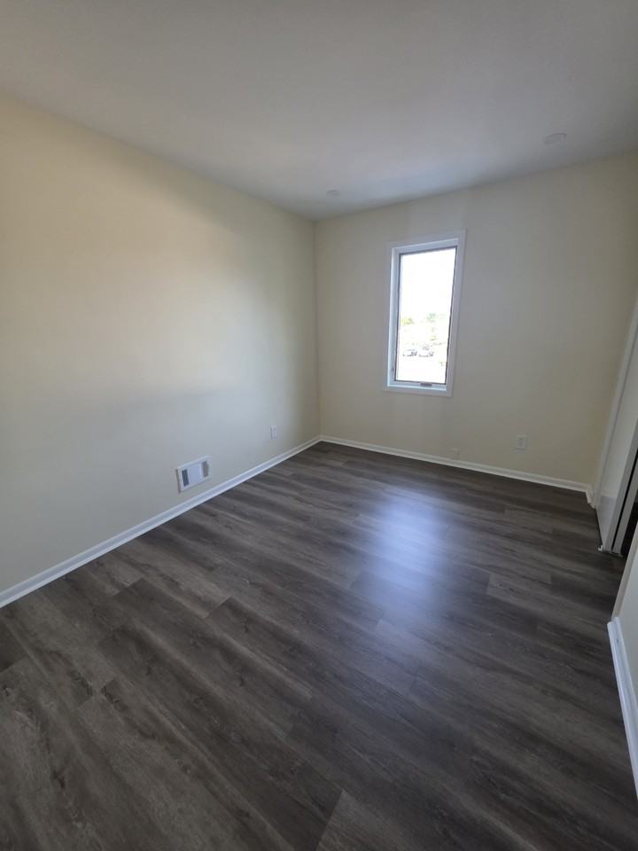 7 Washington Ave #1 - Photo 5 of 6