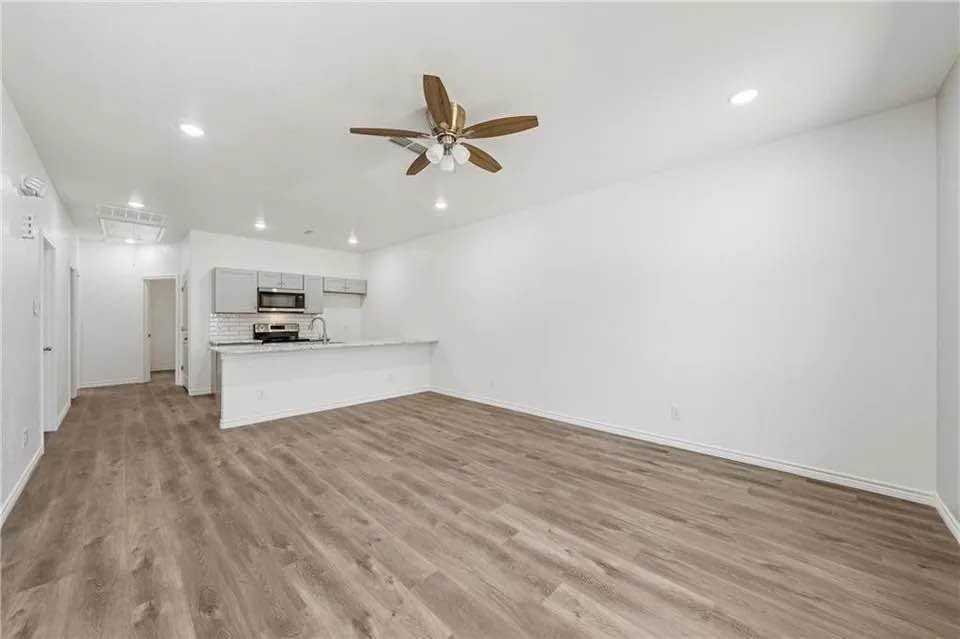 E Hamilton St #111 - Photo 3 of 11