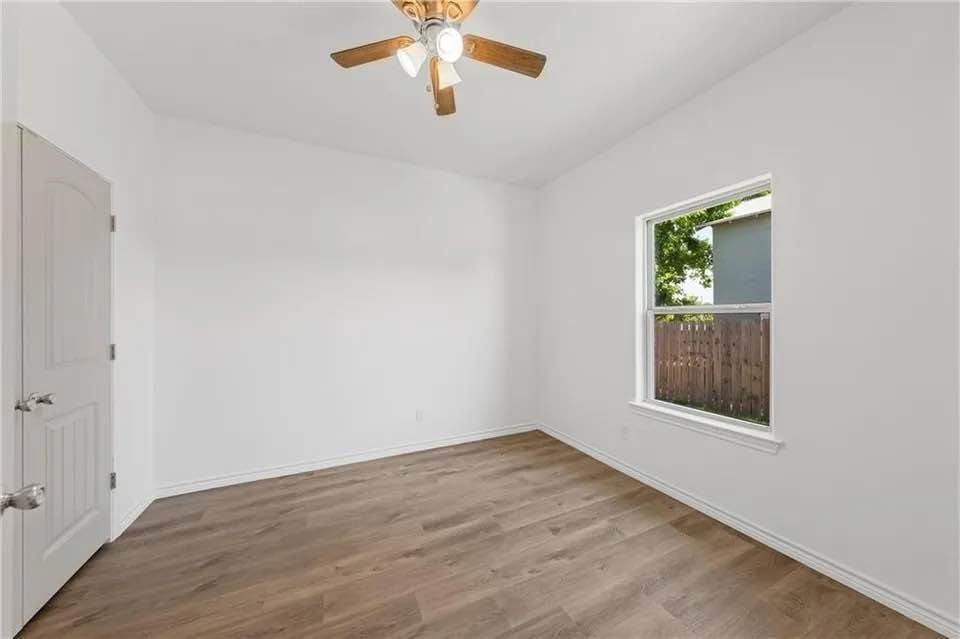 E Hamilton St #111 - Photo 7 of 11