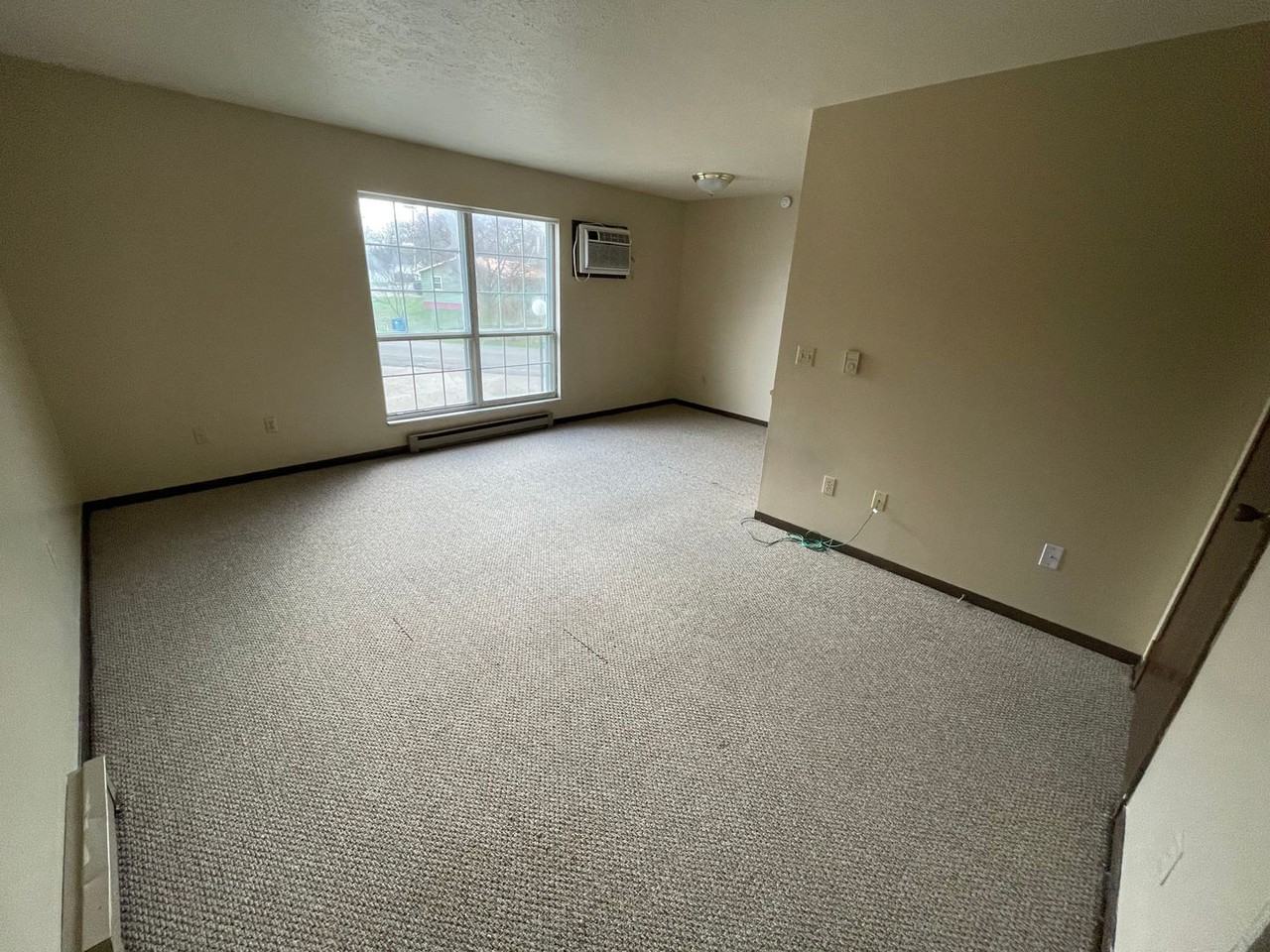 Wabash Shore Apartments - Photo 2 of 13