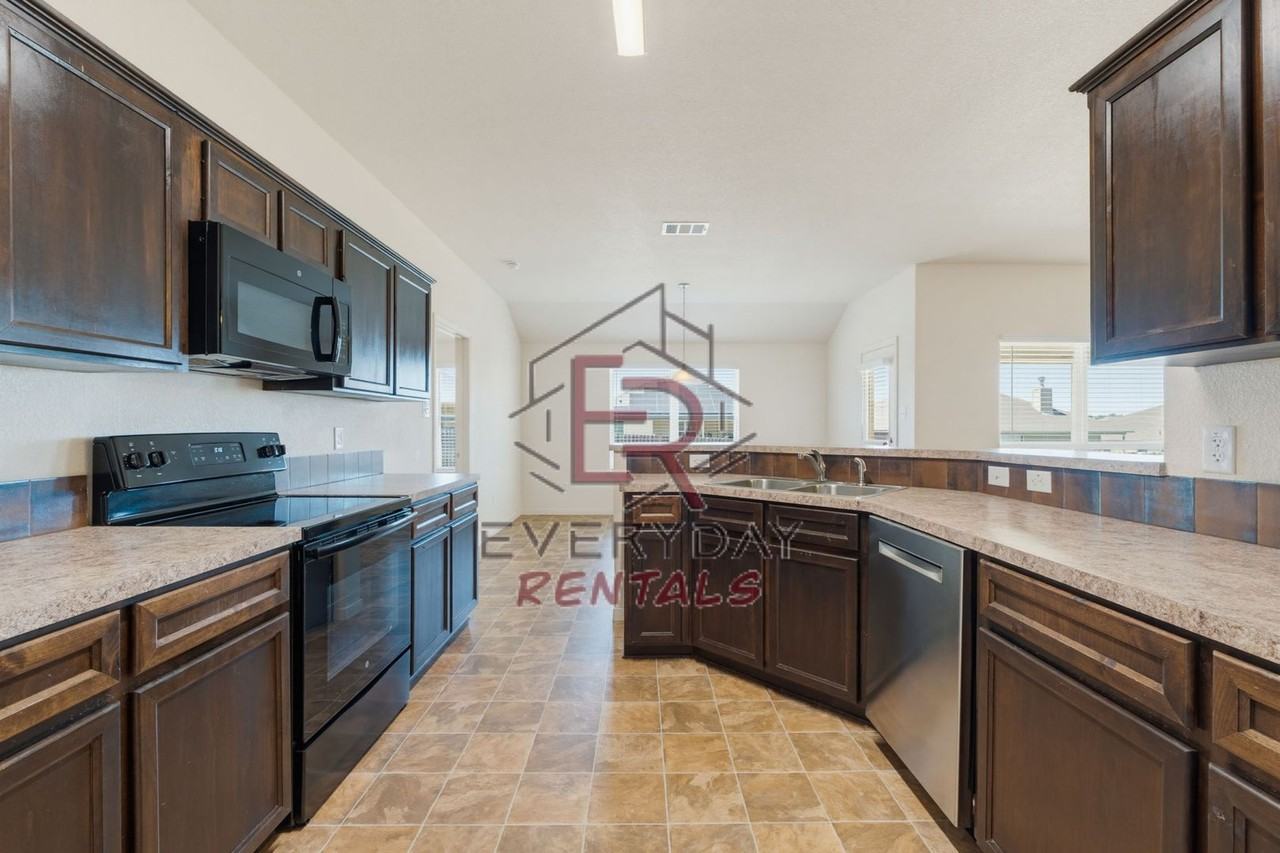 6705 Black Springs Dr - Photo 7 of 17
