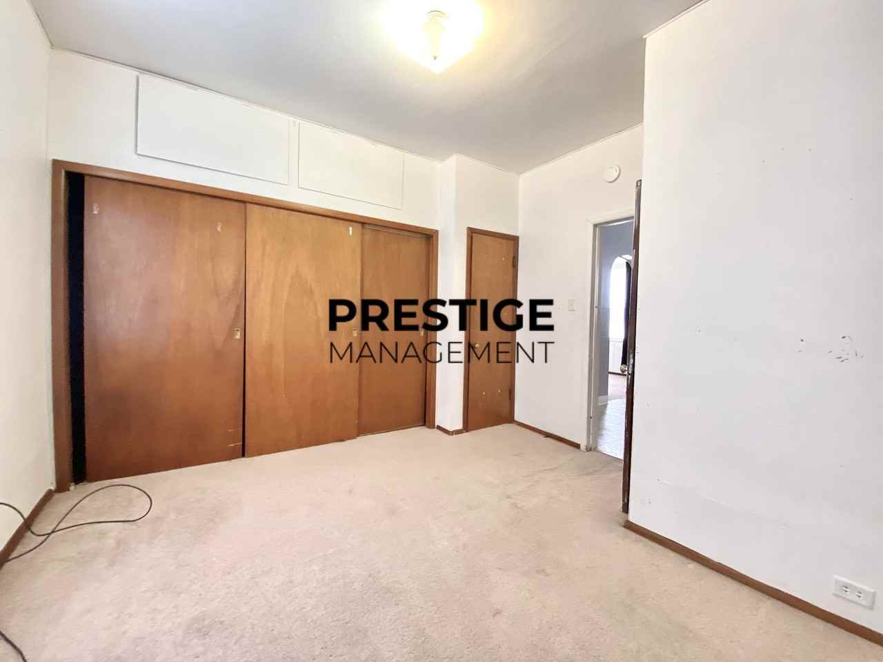 1113 Benedict Ave - Photo 3 of 8