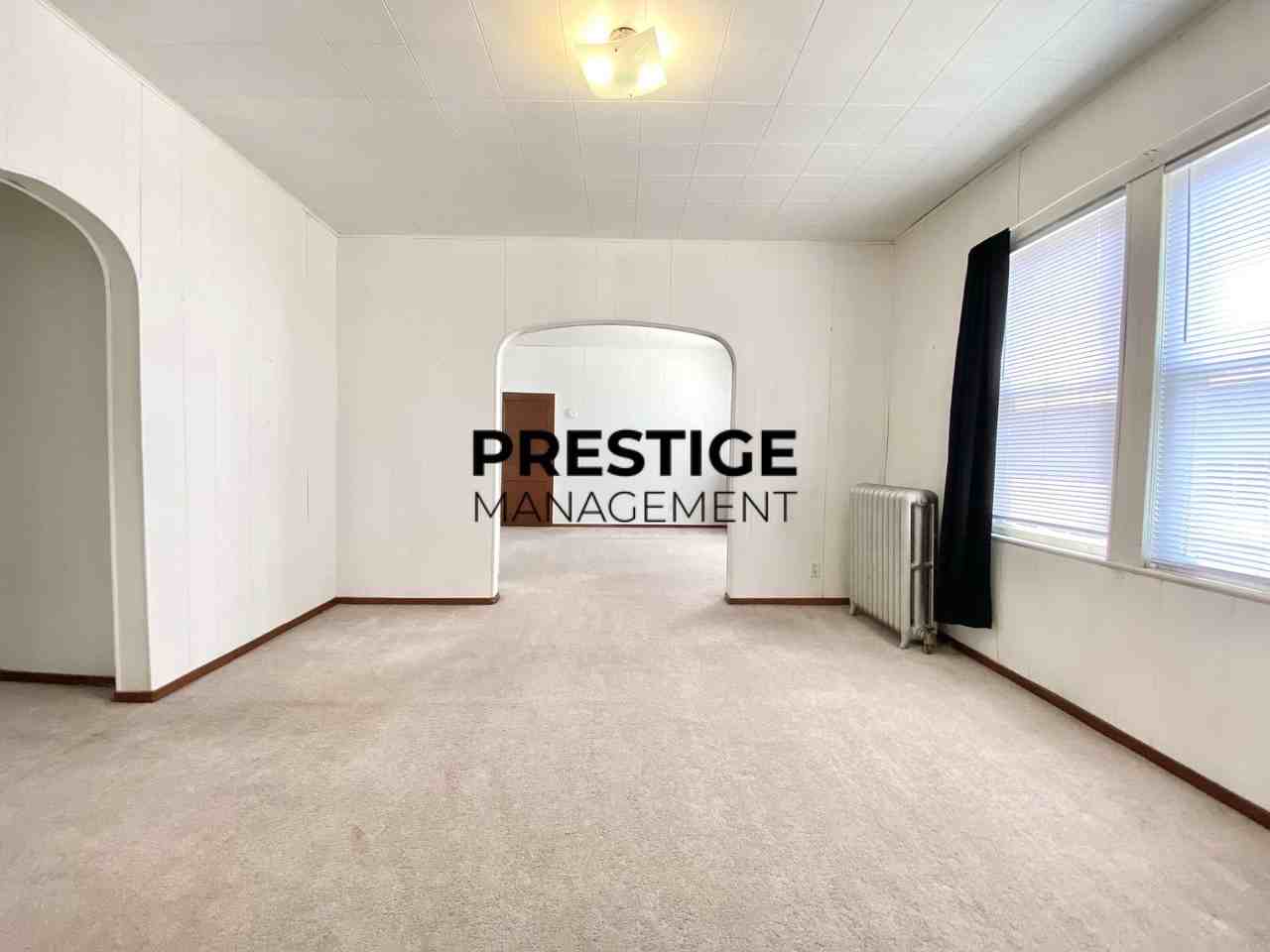 1113 Benedict Ave - Photo 4 of 8