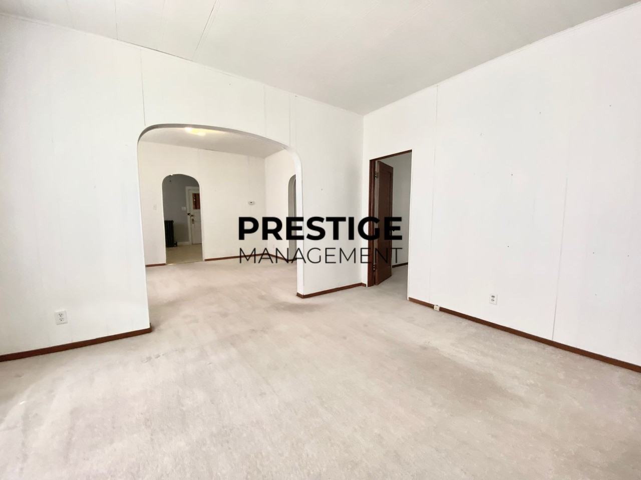 1113 Benedict Ave - Photo 6 of 8