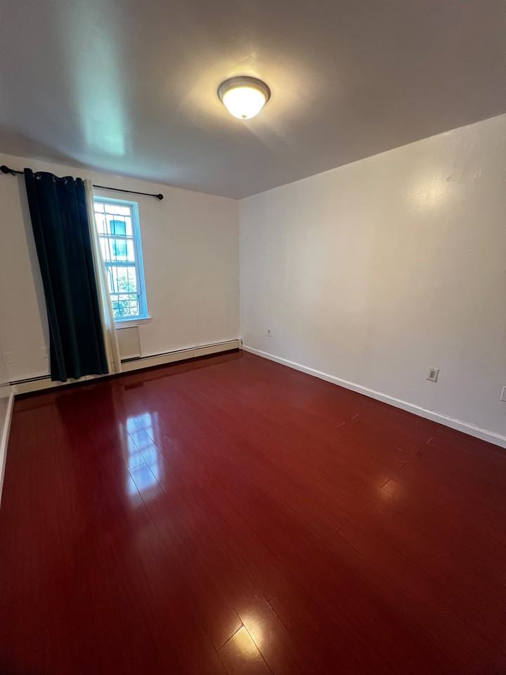 Vyse Ave - Photo 2 of 8