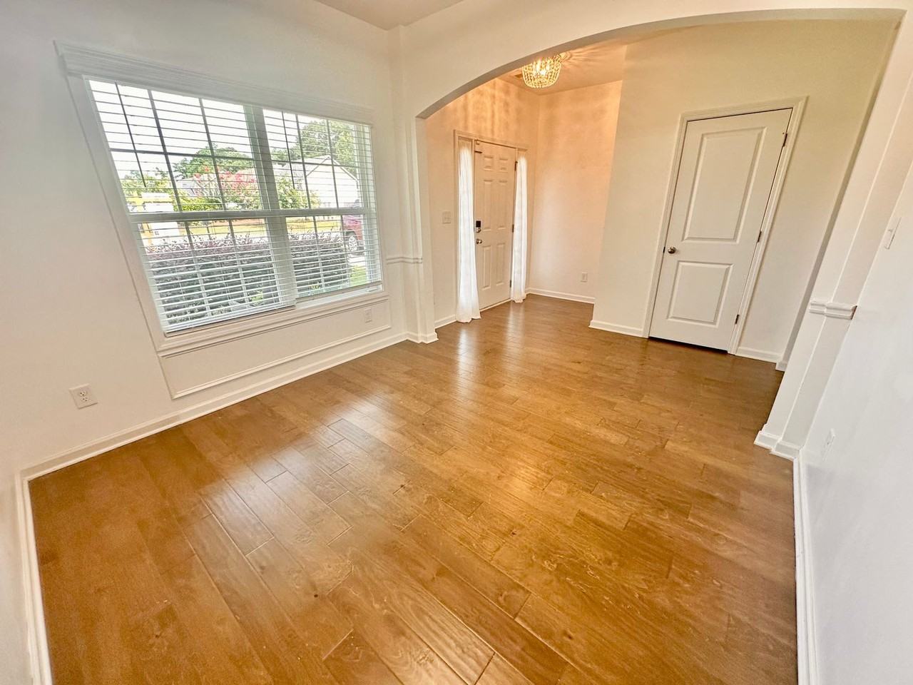 209 Adirondac Way - Photo 3 of 26