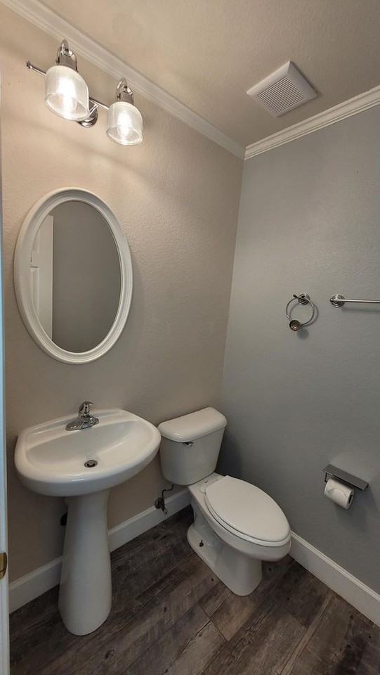 208 Student Union St - Photo 7 of 16