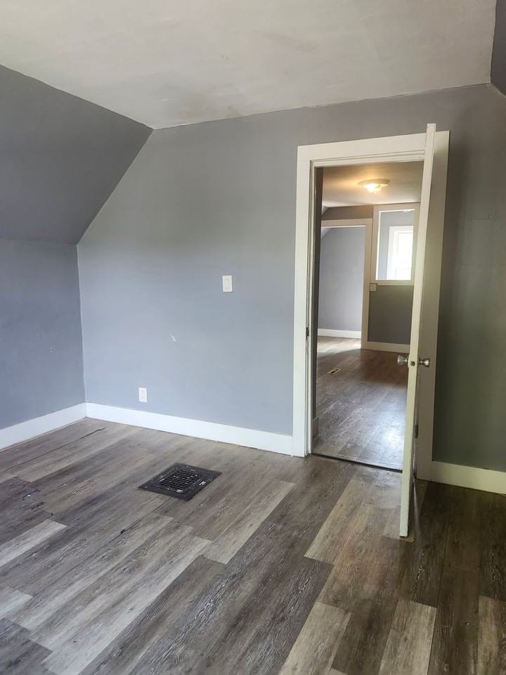 4660 N 29th St - Photo 7 of 20