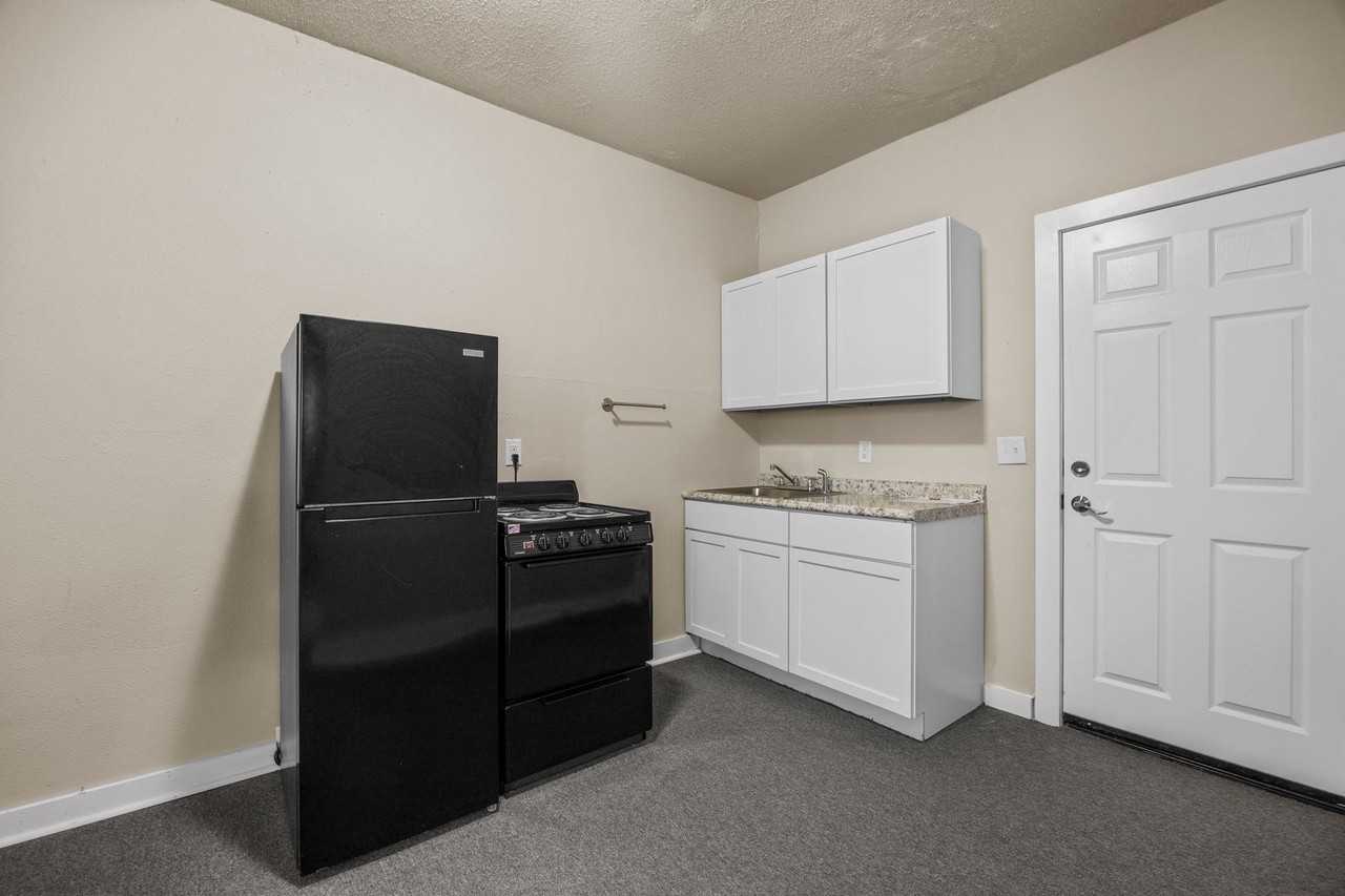 Robinson Heights - Photo 2 of 10