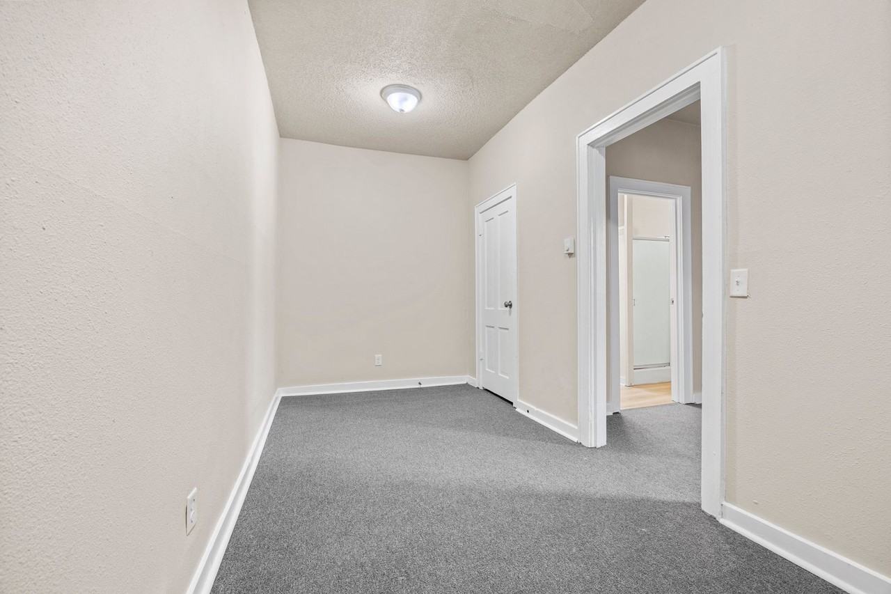 Robinson Heights - Photo 7 of 10