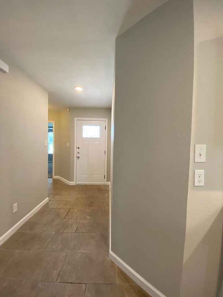 6571 Beech Trail Dr - Photo 4 of 36