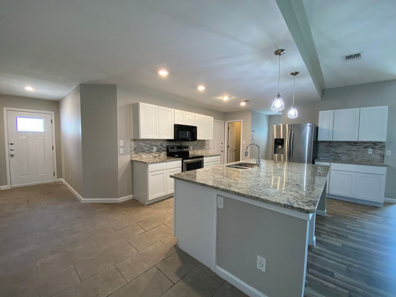 6571 Beech Trail Dr - Photo 5 of 36