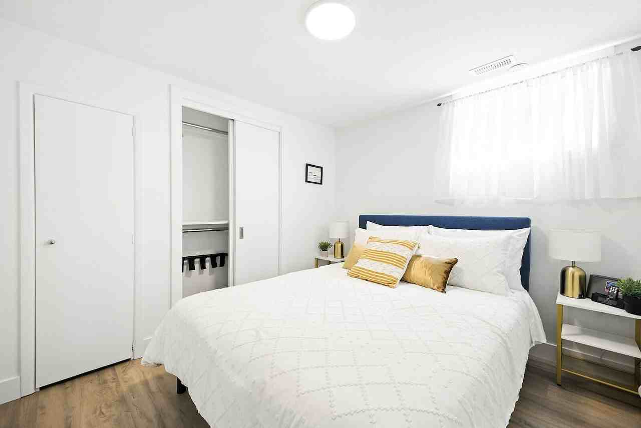 3712 15 St Sw - Photo 2 of 25