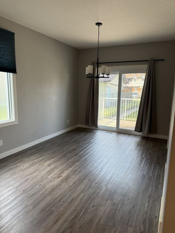 8540 89 St Nw - Photo 6 of 24