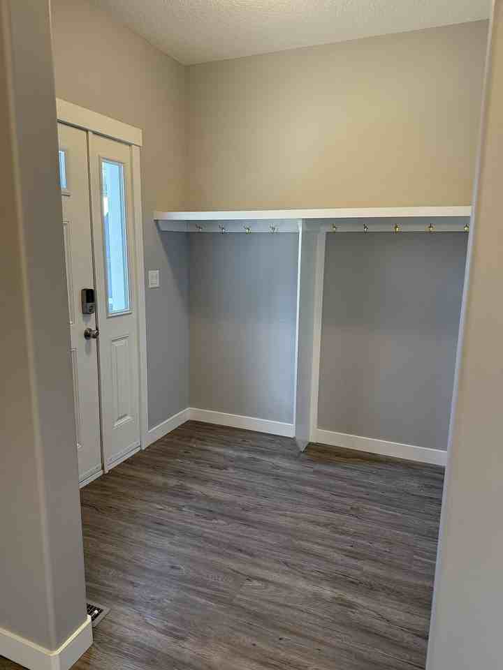 8540 89 St Nw - Photo 7 of 24